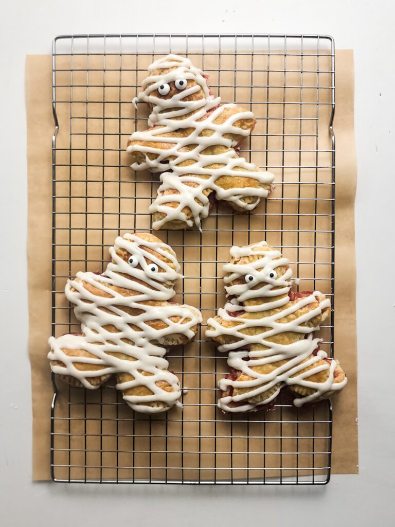 DIY Mummy Halloween Pop Tarts